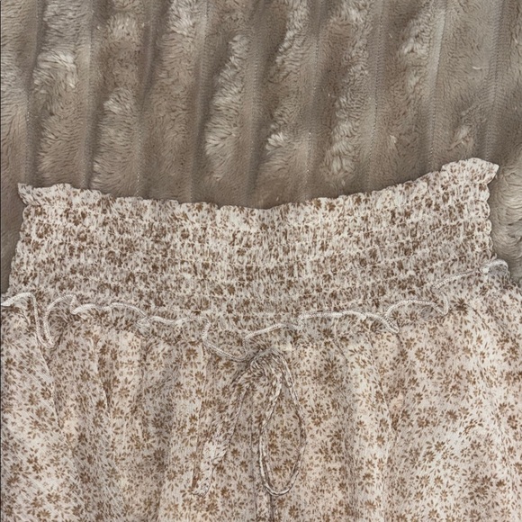 Floral Ruffle Shorts - Picture 3 of 4